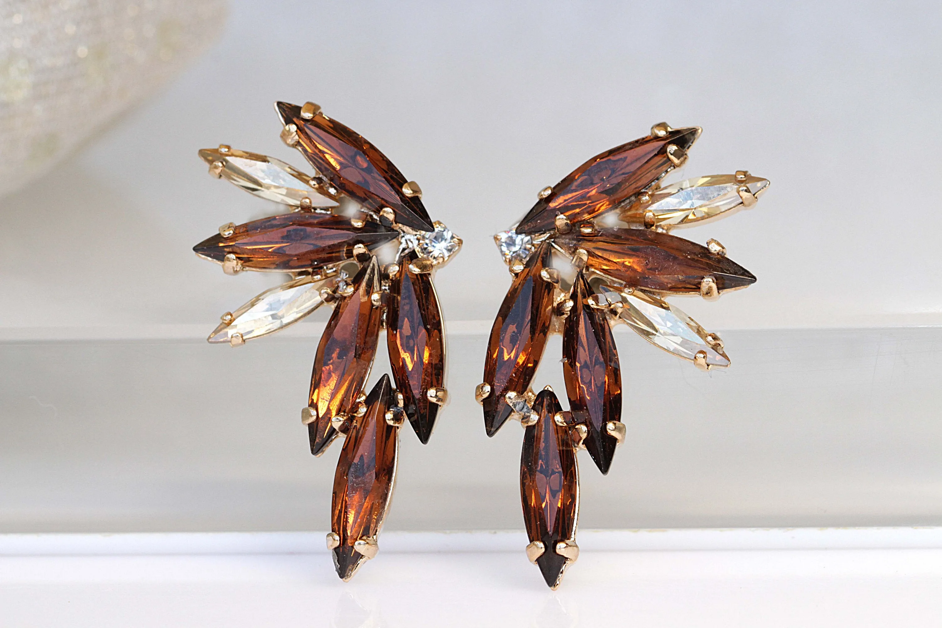 BROWN CHAMPAGNE Climbing Earrings