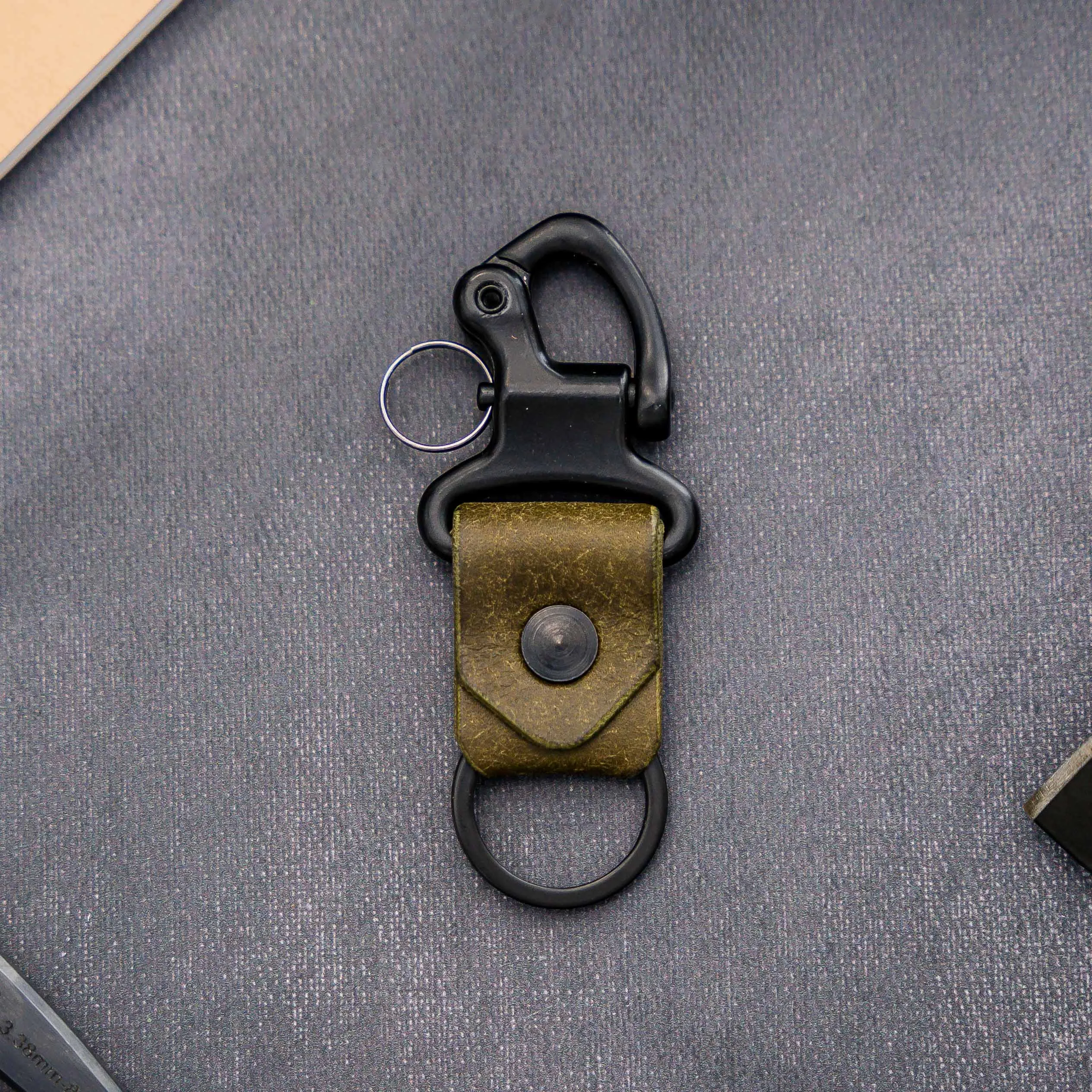 EDC Leather Keyring Clip V2 - Tobacco Brown