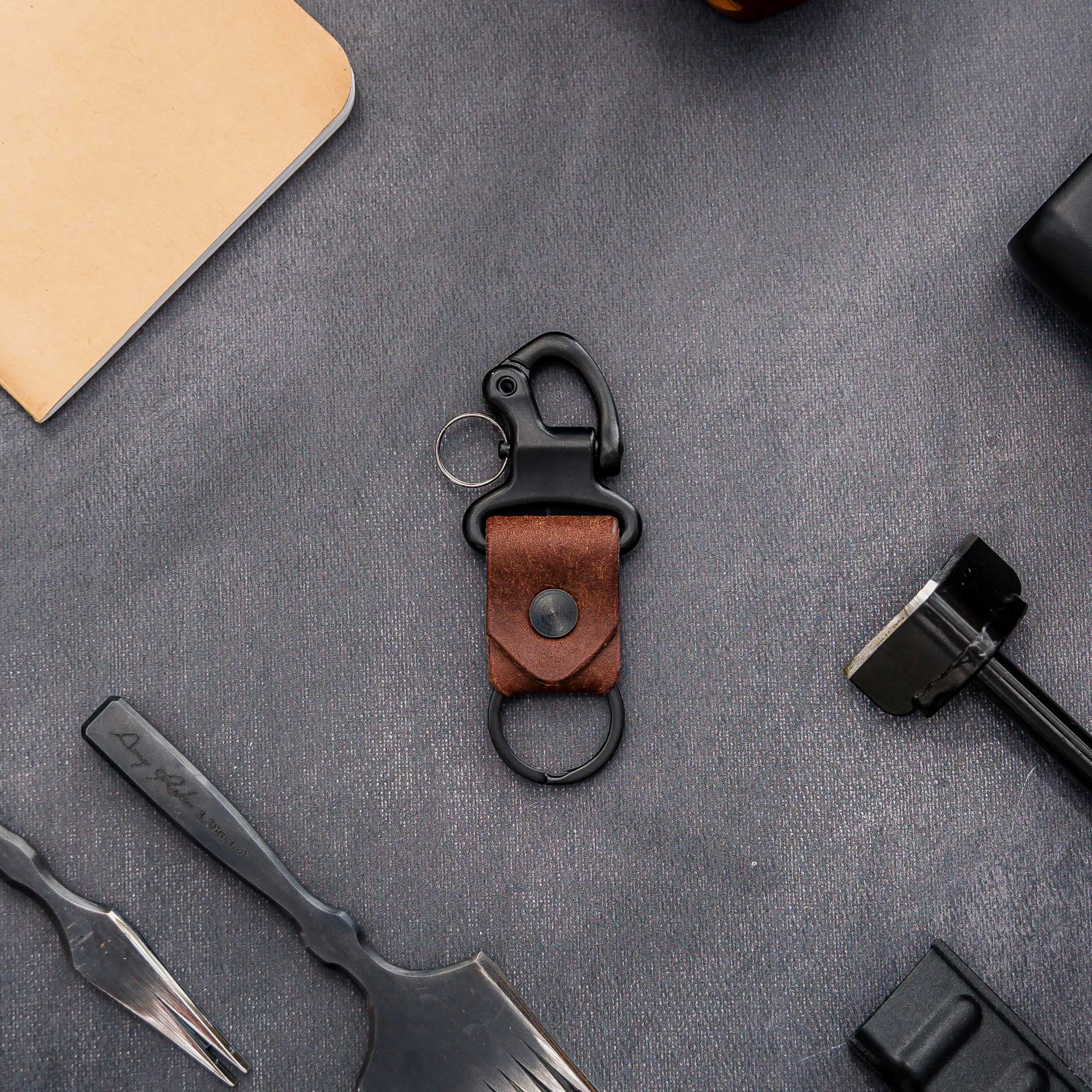 EDC Leather Keyring Clip V2 - Tobacco Brown