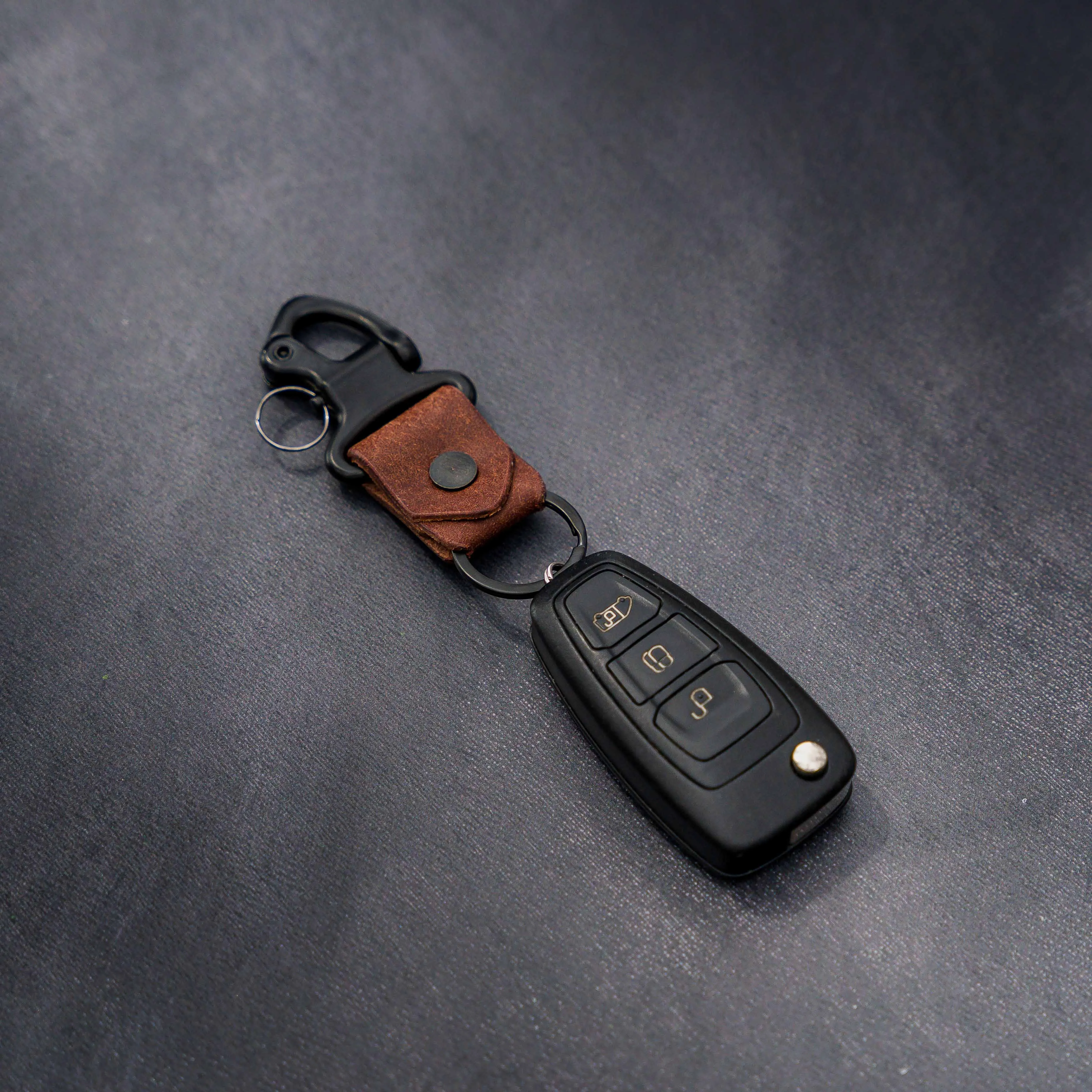 EDC Leather Keyring Clip V2 - Tobacco Brown