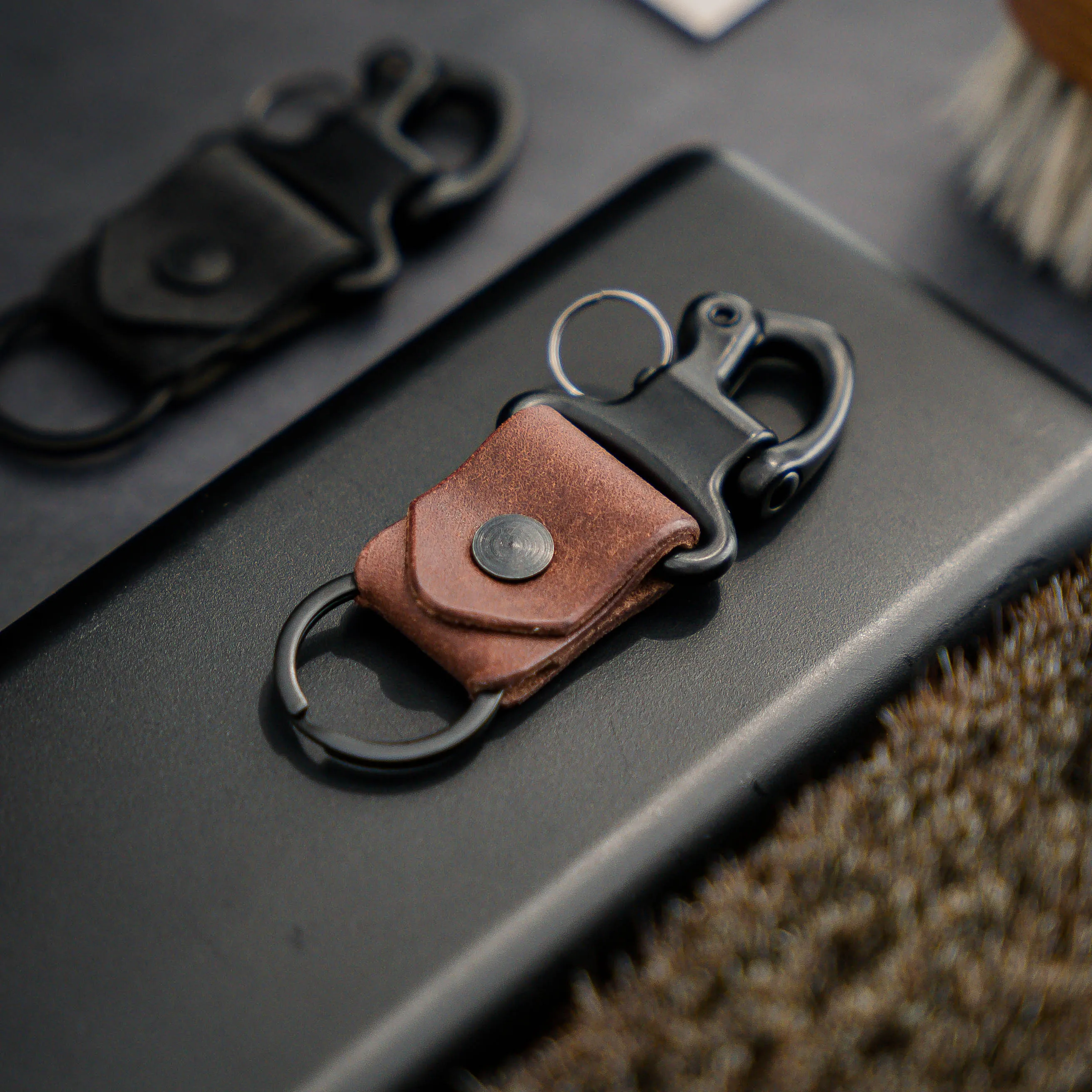 EDC Leather Keyring Clip V2 - Tobacco Brown