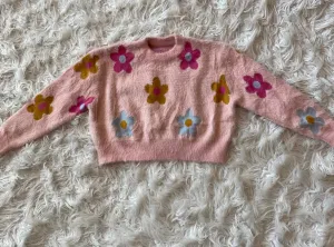 Fuzzy Flowers Short Sweater