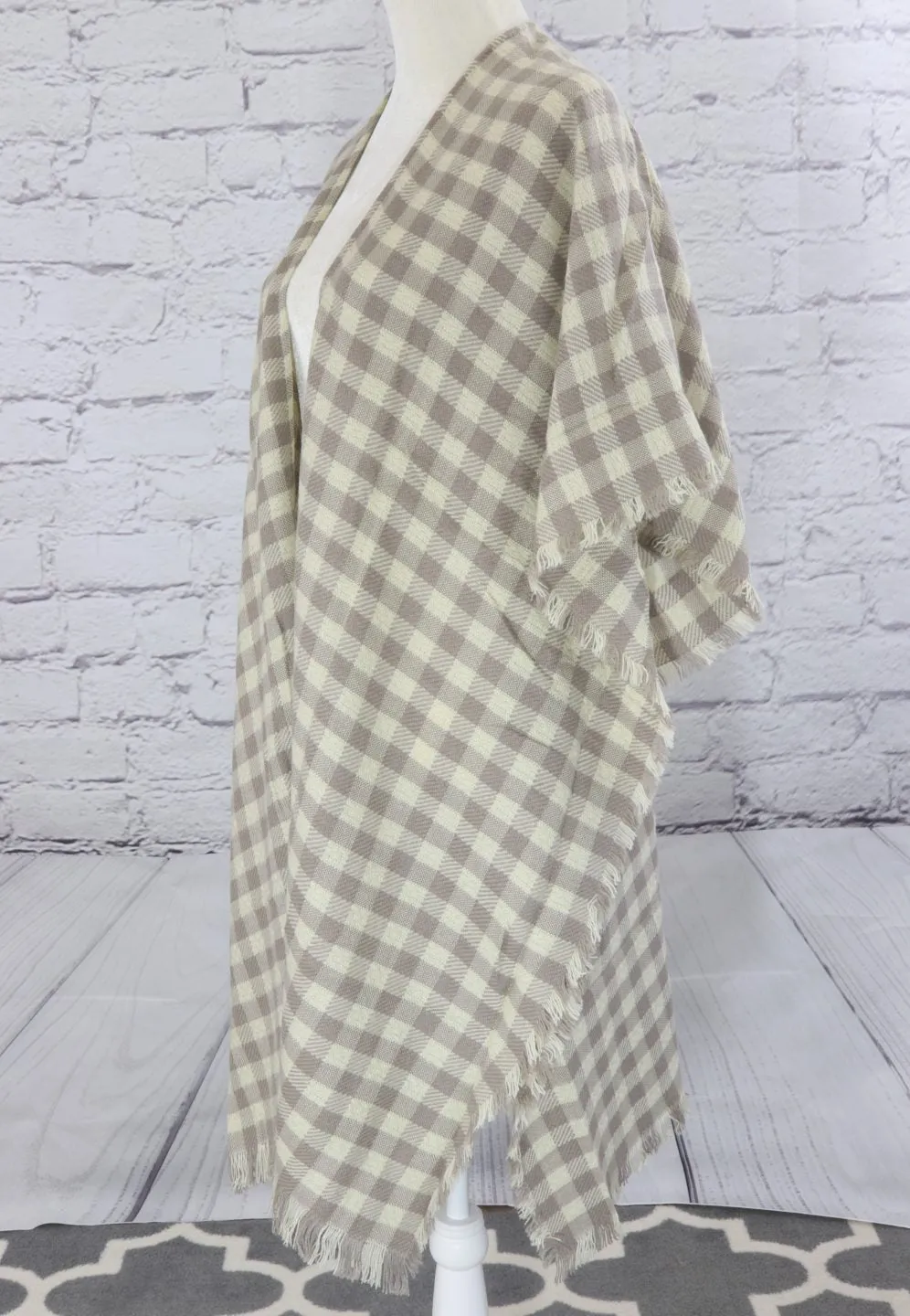 Light and comfy checkered kimono with decorative frill