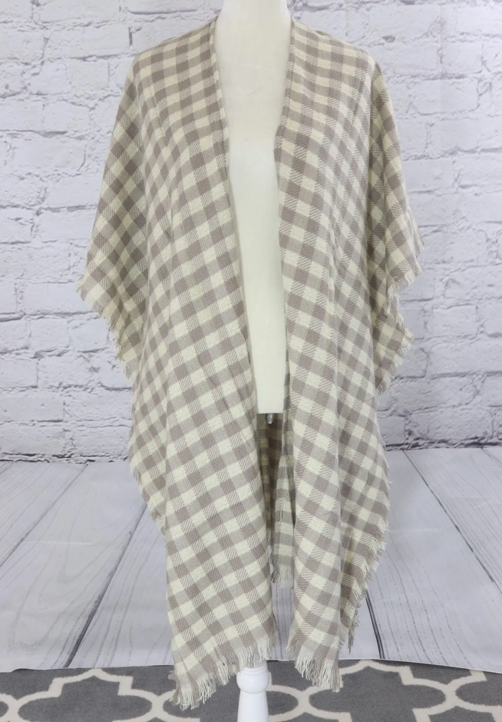 Light and comfy checkered kimono with decorative frill